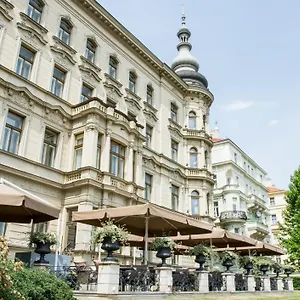 Le Palais Art Hotell